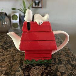 Vtg  Ceramic Snoopy Teapot