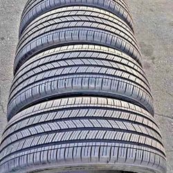 235-45R18 Michelin Tires Excelente Condición 80% Life 