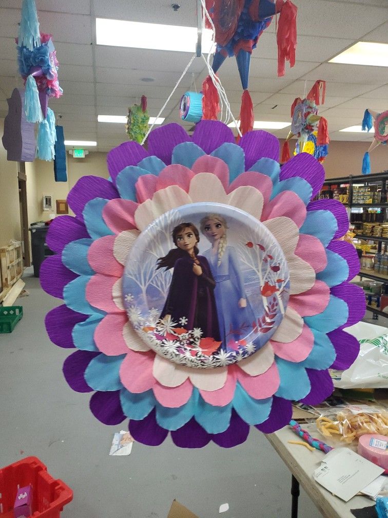 FROZEN WHACK PIÑATA