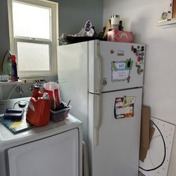 GE Refrigerator 