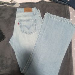 Levi's 518 Super low size 3s
