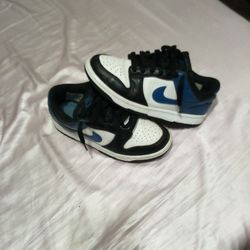 Nike Dunks Sz. 5.5y