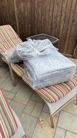 U-Haul Furniture Pads, 5 Brand New, Never Used