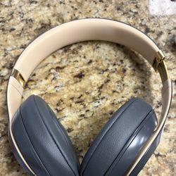 Good condition Dr. Dre studio3 beats