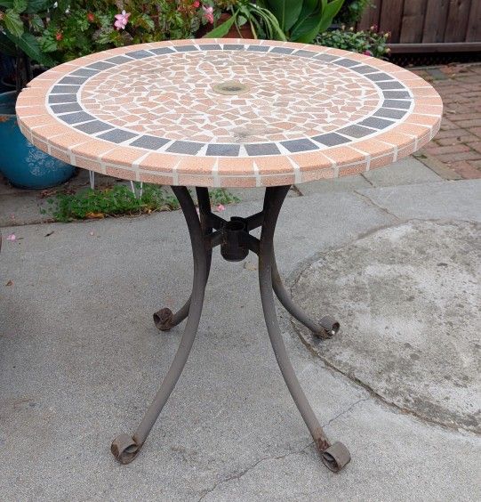 30 " Stone outdoor umbrella table - 30" Dx29H