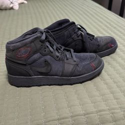 Youth Nike Shoes 4 And 1/2