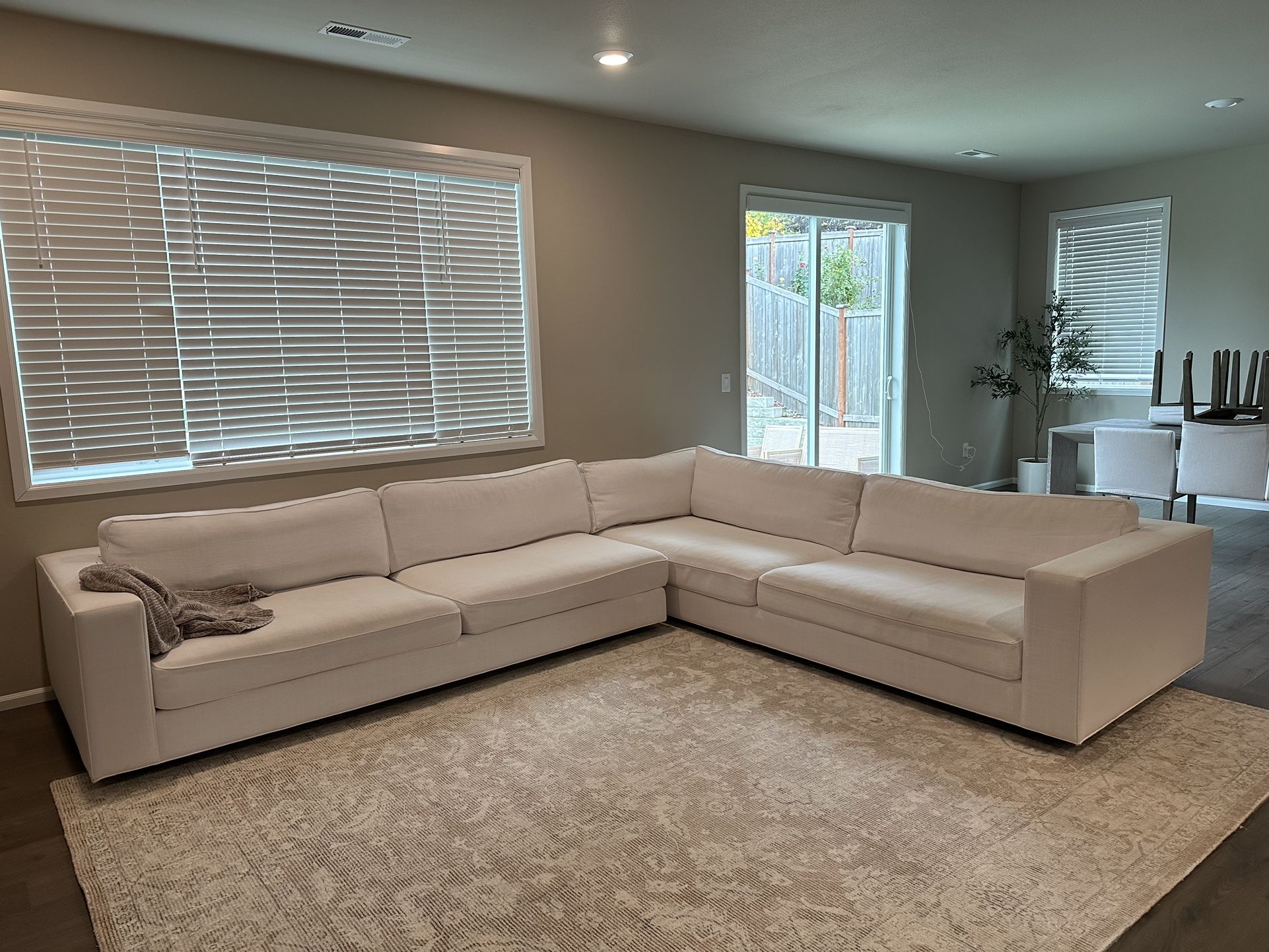 Beautiful RH sectional!
