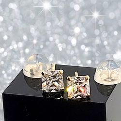 14k Solid Yellow Gold Square Sparkly CZ 4x4mm Earrings - Beautiful! Aritos De Oro