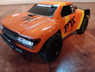 RC TEAM ASSOCIATED 1/28 ESCALE