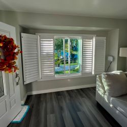Custom Basswood Plantation Shutters & Expert Installation - Real Wood Interior Window Coverings (Persianas de Madera Estilo Plantacion)