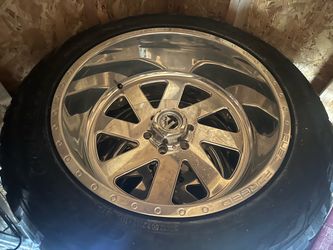 Fuel Forged Wheel with Tire 22in