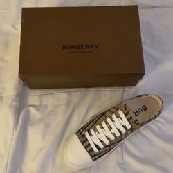 Burberry Convers 