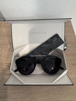 🕶️ Vint & York Sunglasses (Must Go!) 