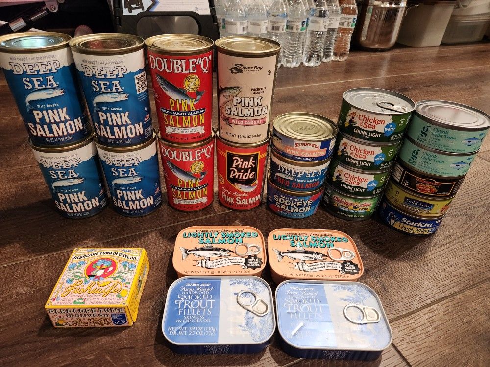 11 wild caught salmon, 9 wild caught tuna, 2 smoked salmon in olive oil, 2 smoked trout in canola oil, 1 tuna in olive oil. not expired, total 25 cans