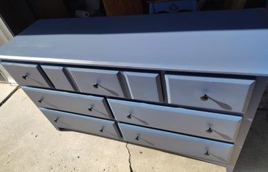 Dresser (free delivery)