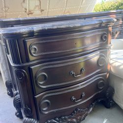 Night Stand And Dresser Set 
