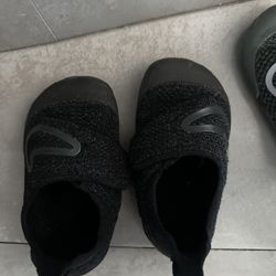 2 Pairs Of Nike Kids Shoes Size 7c