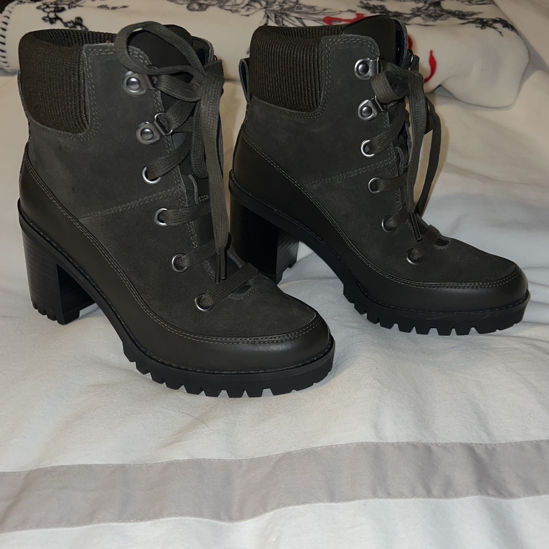 UGG Redwood Boots New size 5.5
