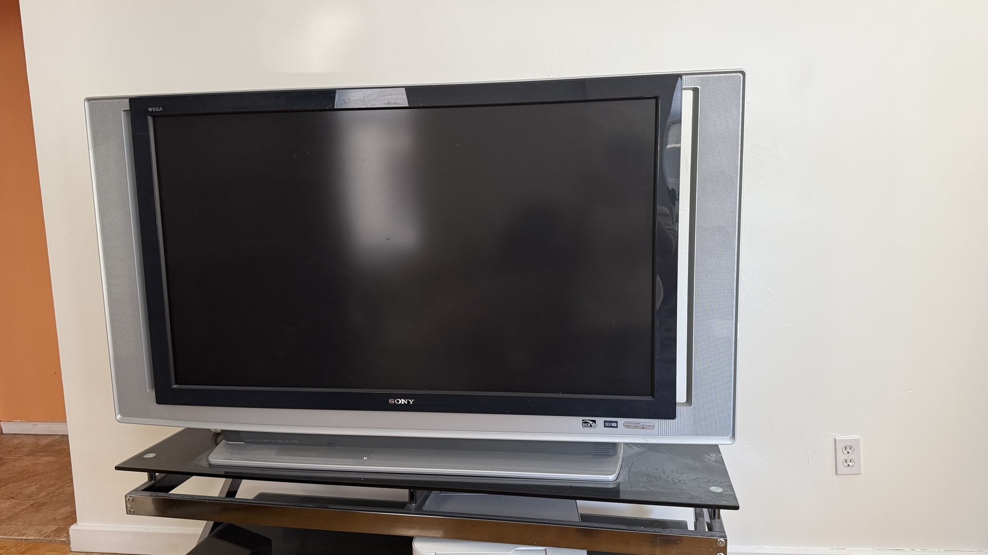Large TV AMAZING PRICE