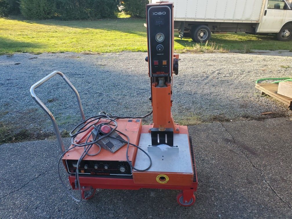Sonics Fabric Welder