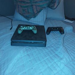 PS4  Slim
