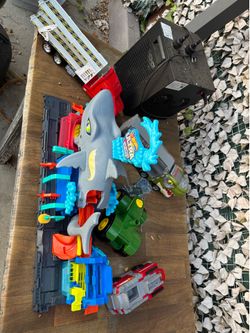 Hot Wheels Shark Car Wash and Toy trucks bundle