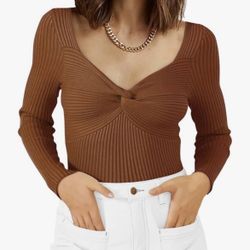 Brown Sweater knitted long sleeve shirts size medium.   (T)