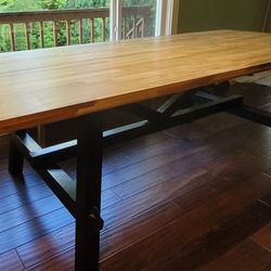 Beautiful IKEA Dining Table, Bench & 4 Chairs 