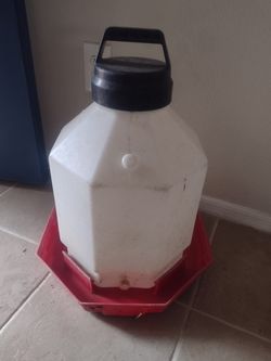 Both 5 Gallon Waterer And Feeder For Chickens