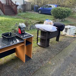 Free! Desk , Kids Stuff , Working Air conditioner With Remote ! 