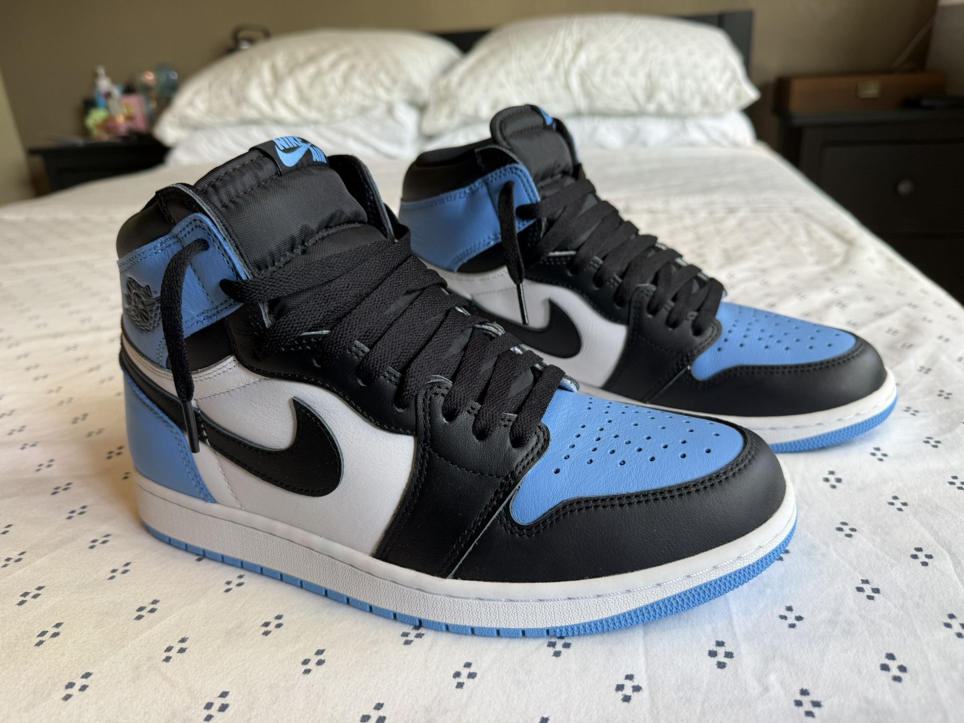 Jordan 1 Retro High UNC Toe