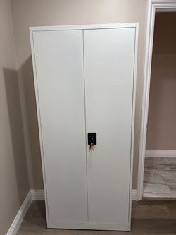 Storage cabinet