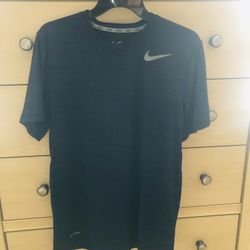 Nike Dri-Fit Mens M T Shirt