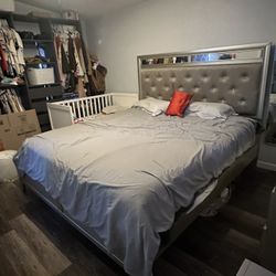 Cal King Bed Set