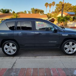 Jeep Compass, Clean Title, 20"rims, 4 Cylinder Gas Saver, Smogged, Backup Camera, Runs Great 