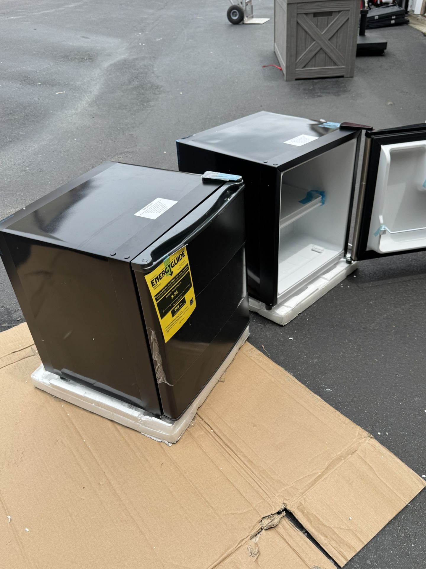 Roomwell UK 1.7 Cu.Ft Mini Fridge