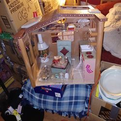 Little Girl Vintedge Doll House ( Hard   Find )
