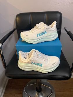 Hoka Bondi 9/ size 8B Women’s $100