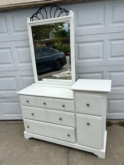 White Stepped-Top Dresser with Mirror