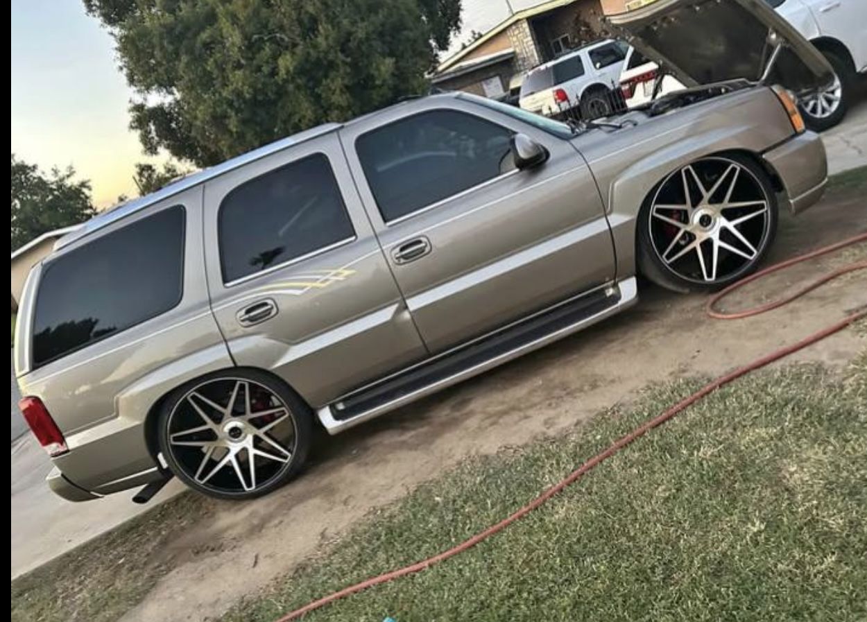 2003 Cadillac Escalade