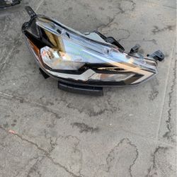2016-2019 Nissan Rogue Passenger Side Headlight
