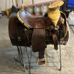 Saddle 