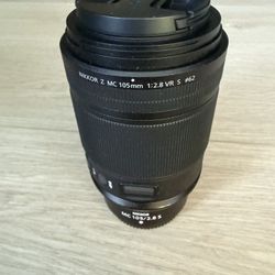 MINT: Nikkor Z MC 105mm f/2.8 VR S