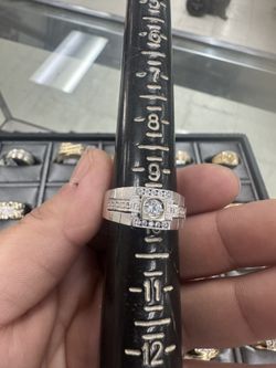 14kwg Men’s Ring w/ CZS Size 10 (Approximately 6.04Grams)
