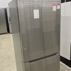 TOP FREEZER REFRIGERATOR BY INSIGNIA 