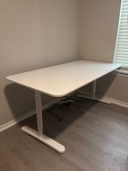 IKEA BEKANT Desk