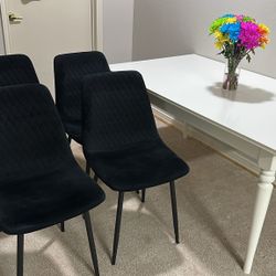 Dinning Table With Chairs
