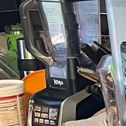 Ninja Professional Countertop Blender