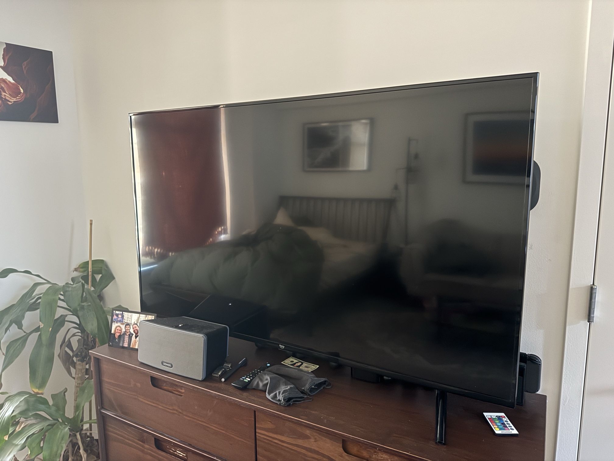 55" 4K UHD Amazon Fire TV (+Remote, Stand)