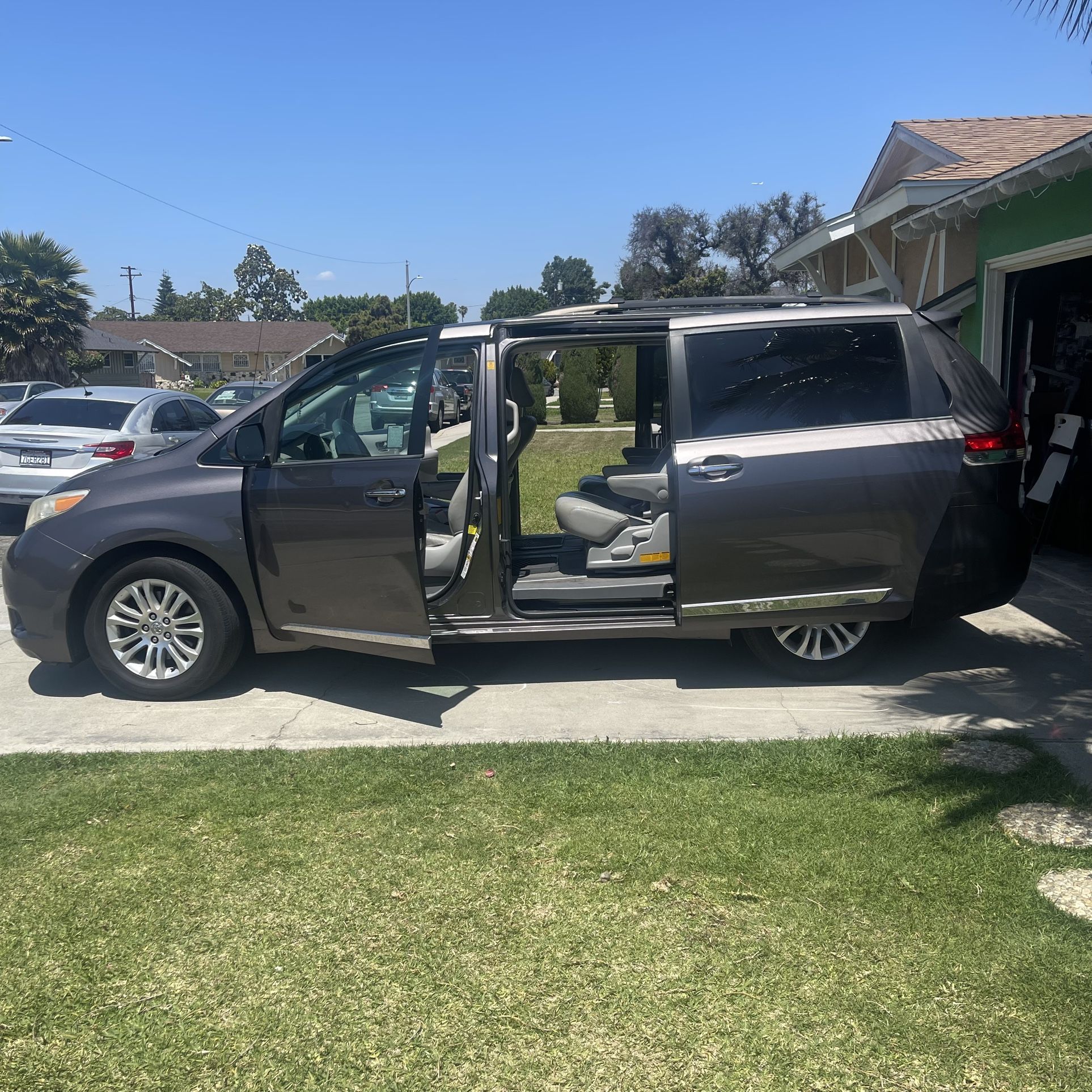 2012 Toyota Sienna